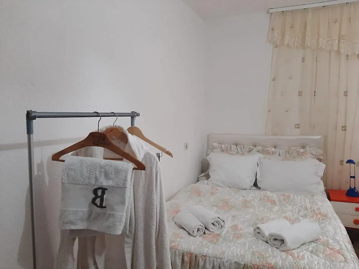 Vrenjo Guesthouse Gjirokastër Frühstückspension