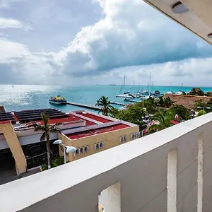 https://hotel-d-gomar.quintano-roohotels.com